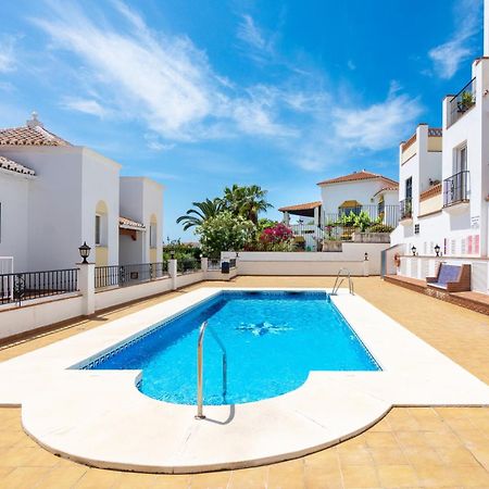 Apartamento Chimenea Playa - 2 Dormitorios Y Terraza Nerja Luaran gambar