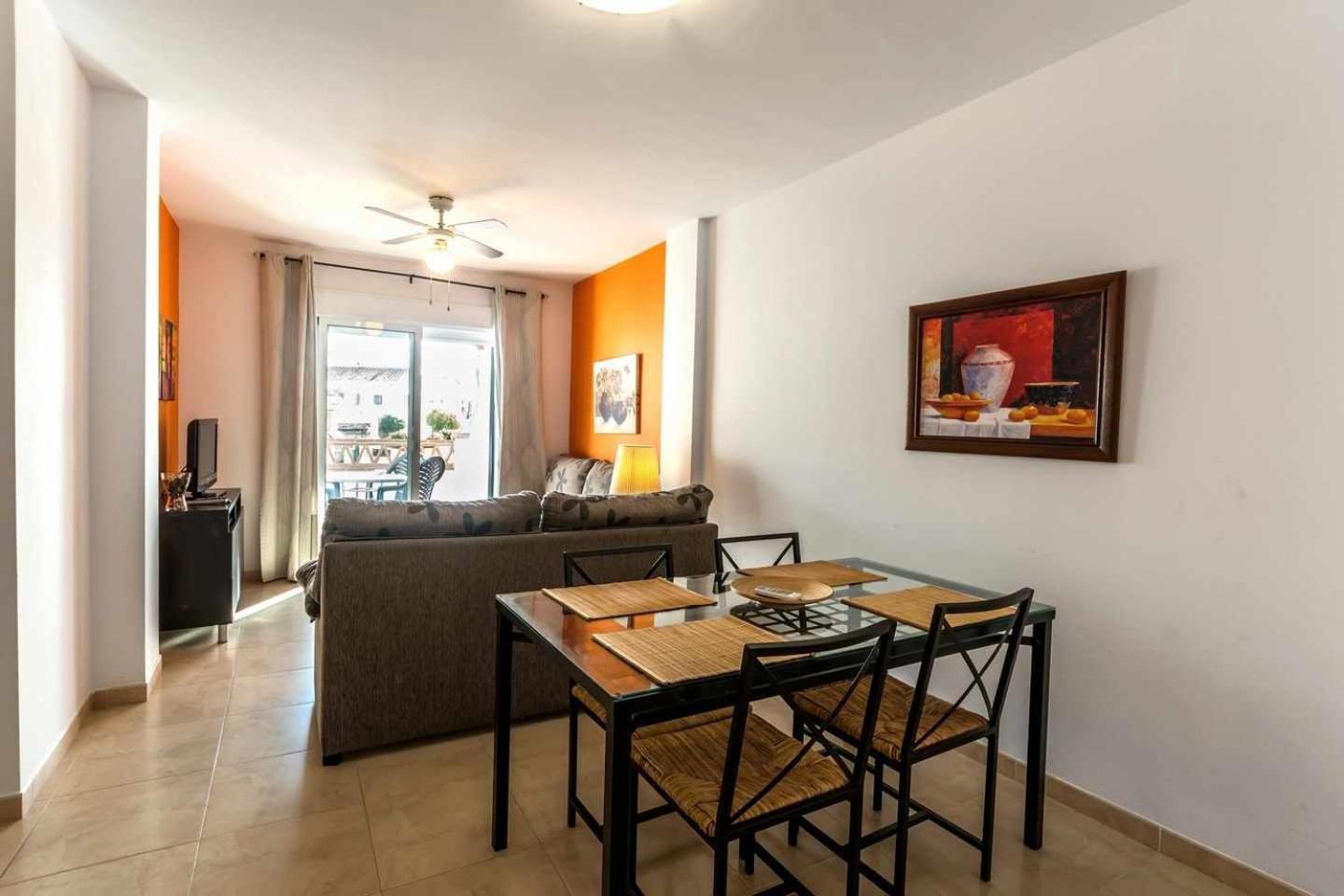 Apartamento Chimenea Playa - 2 Dormitorios Y Terraza Nerja Luaran gambar